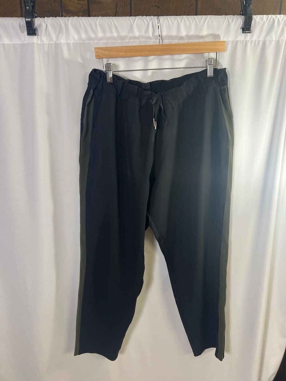 Lululemon Black and Olive Wide-Leg Pants 14 Comfortable Casual - Picture 2 of 13